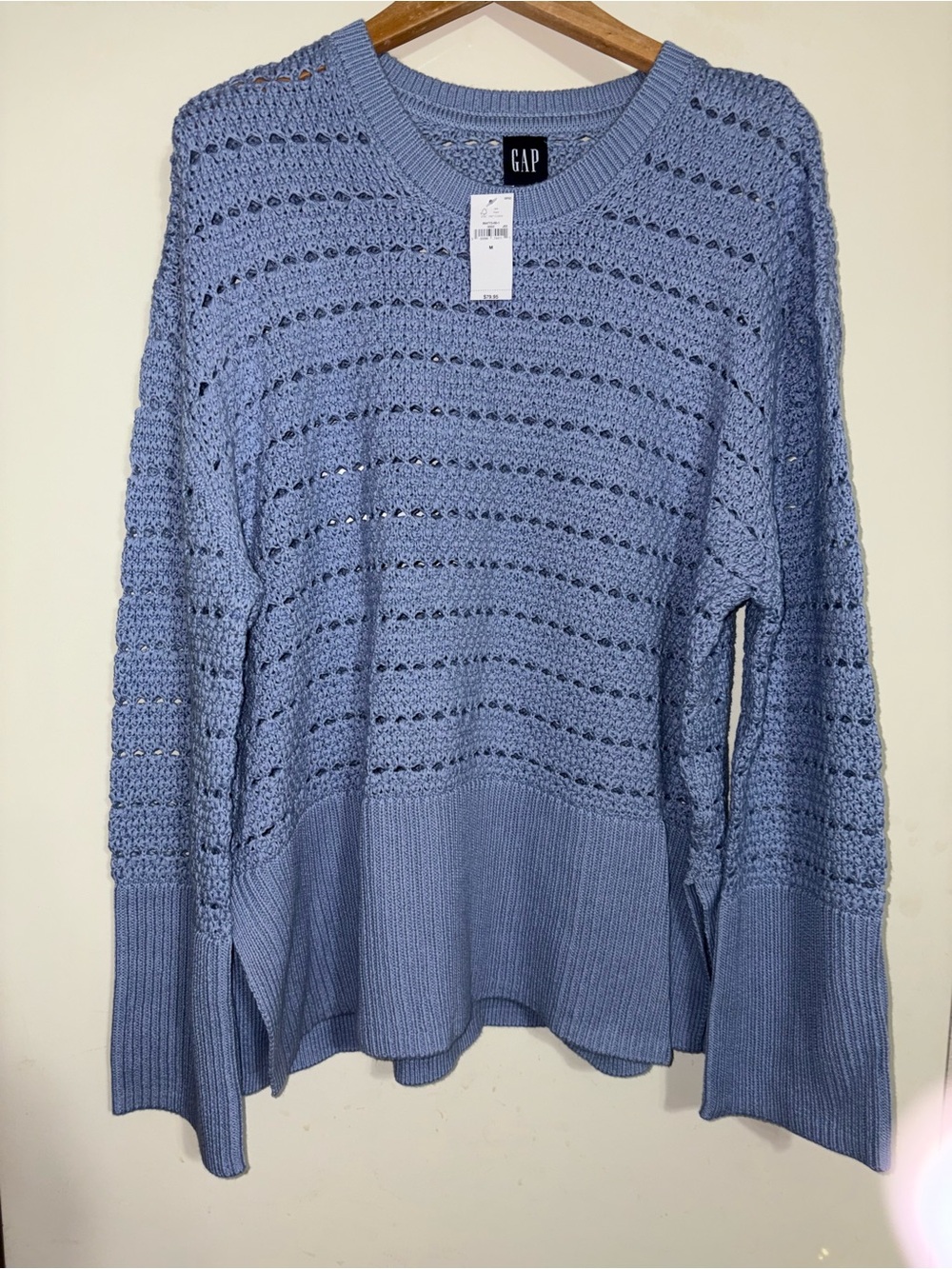 GAP Blue Light weight Sweater NWT SZ Medium